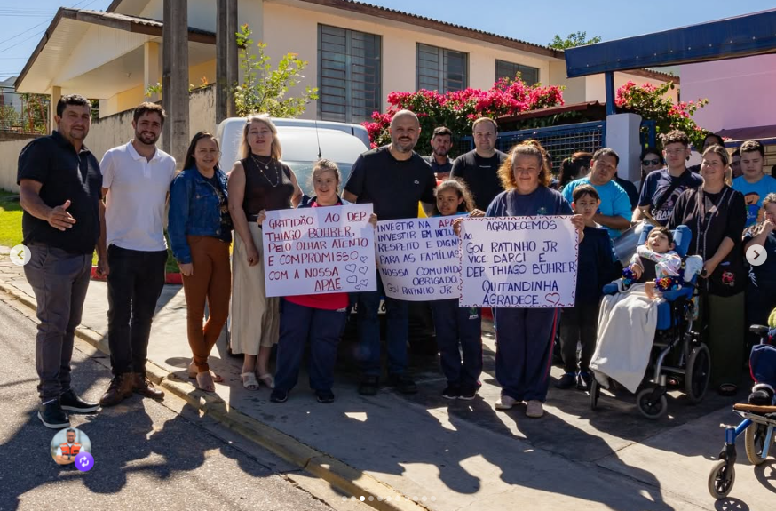 Deputado Thiago Buhrer realiza entrega de veículo de R$ 100 mil para a APAE de Quitandinha